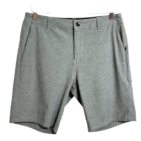 Vuori Aim Activewear Shorts Mens 30 Gray Tailored Lightweight Stretch Golf - Picture 1 of 6